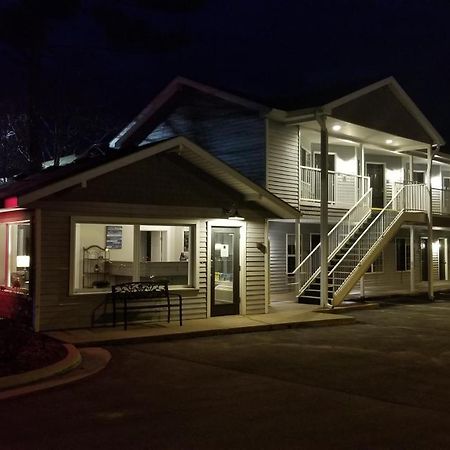 Brio Beach Inn トラバーズ・シティ エクステリア 写真