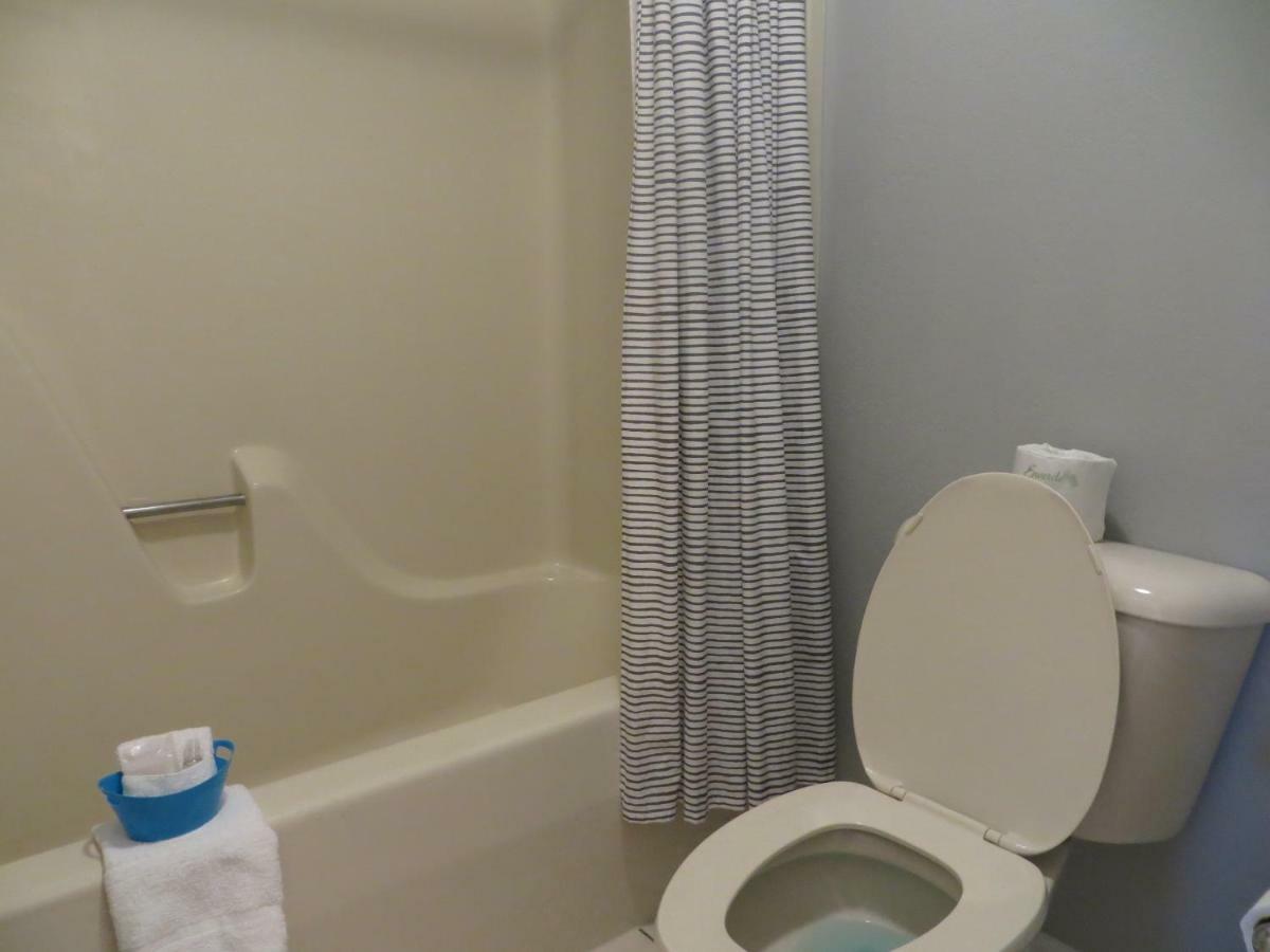Brio Beach Inn トラバーズ・シティ エクステリア 写真